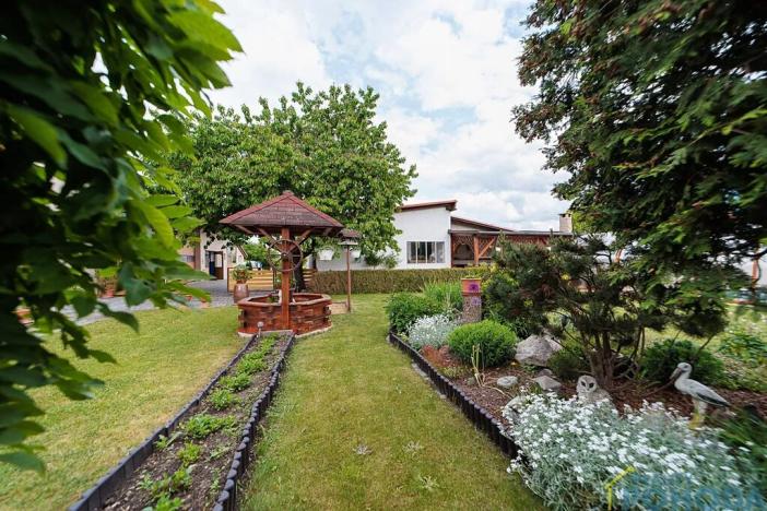 Prodej rodinného domu, Klešice, 365 m2