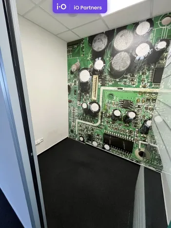 Pronájem kanceláře, Praha - Smíchov, Plzeňská, 356 m2