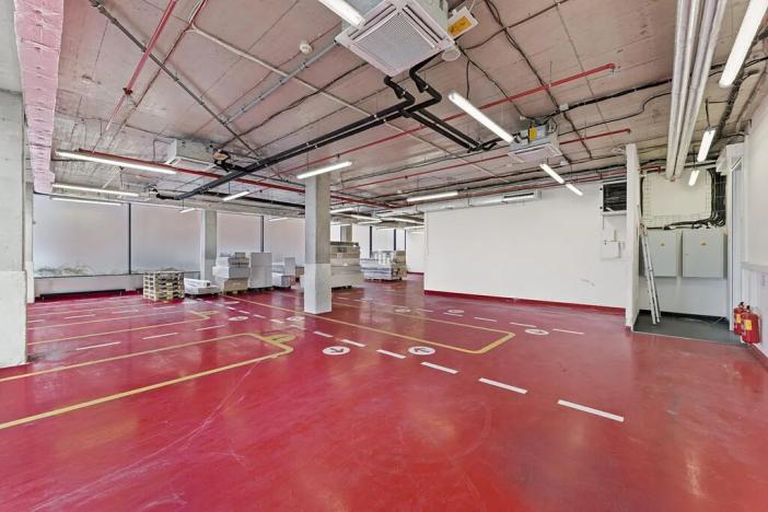 Pronájem kanceláře, Praha - Holešovice, U garáží, 1991 m2