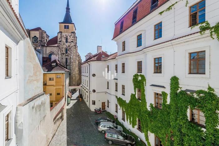 Pronájem kanceláře, Praha - Staré Město, Husova, 168 m2