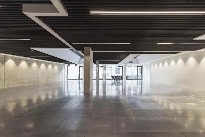 Pronájem kanceláře, Praha - Smíchov, Holečkova, 330 m2