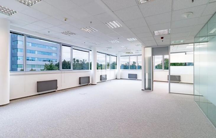 Pronájem kanceláře, Praha - Holešovice, Jankovcova, 478 m2