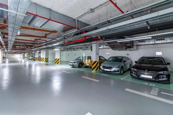 Pronájem kanceláře, Praha - Holešovice, Jankovcova, 478 m2