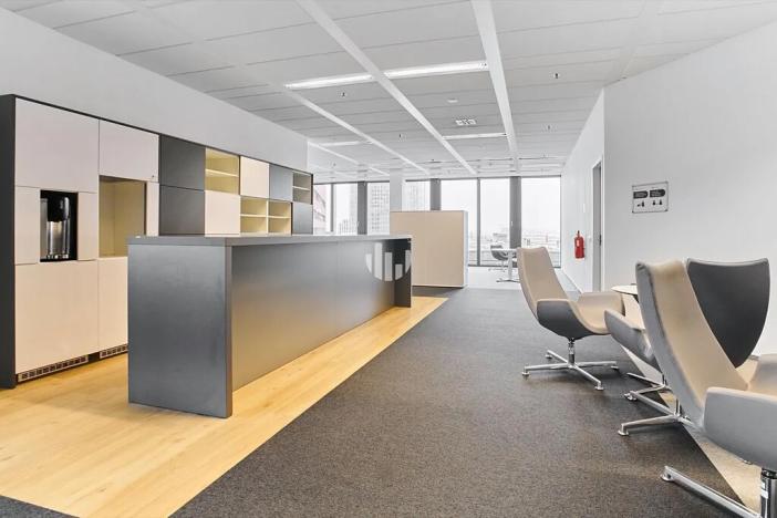 Pronájem kanceláře, Praha - Nusle, Pikrtova, 887 m2