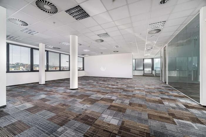 Pronájem kanceláře, Praha - Libeň, Českomoravská, 700 m2