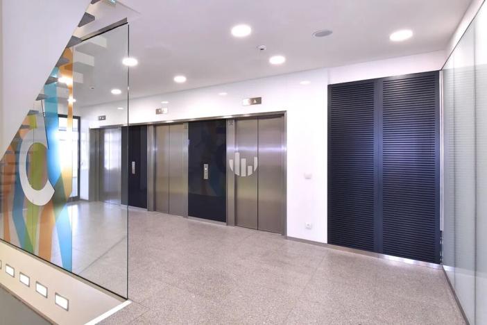 Pronájem kanceláře, Praha - Stodůlky, Bucharova, 924 m2