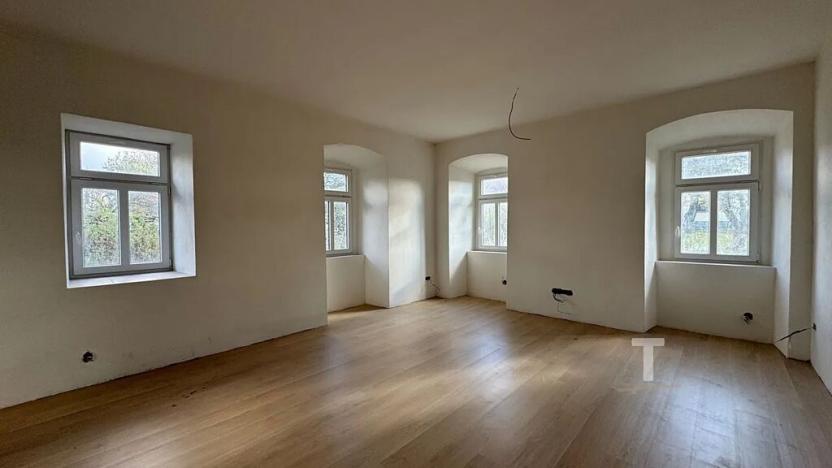 Prodej činžovního domu, Žďárná, 700 m2