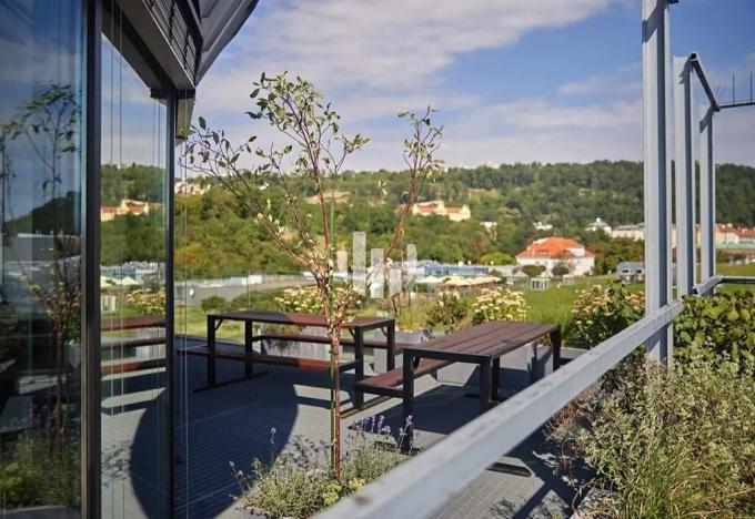 Pronájem kanceláře, Praha - Smíchov, Radlická, 379 m2
