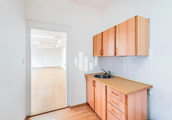 Pronájem kanceláře, Praha - Vysočany, Podkovářská, 146 m2