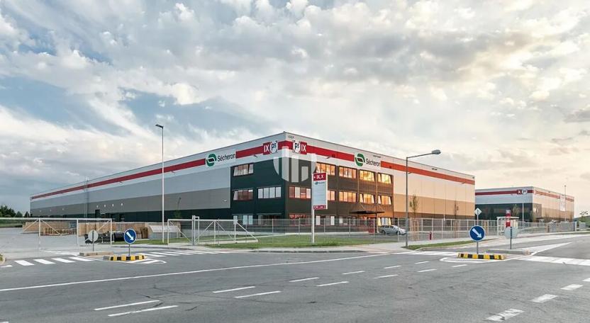 Pronájem kanceláře, Praha - Horní Počernice, Sezemická, 152 m2