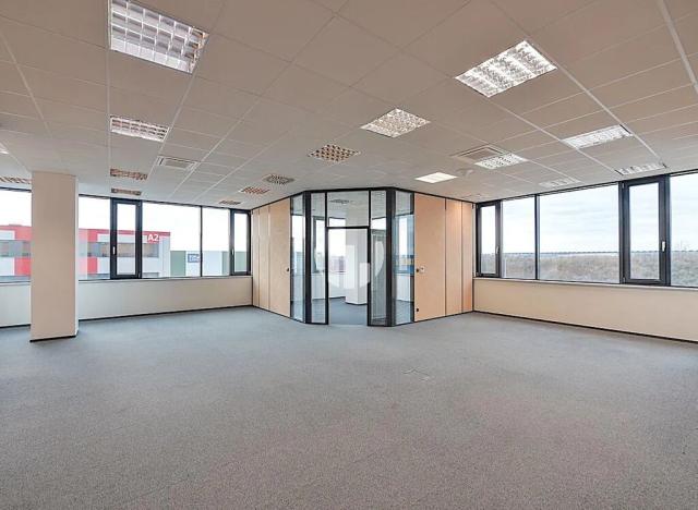 Pronájem obchodního prostoru, Praha - Horní Počernice, Sezemická, 132 m2