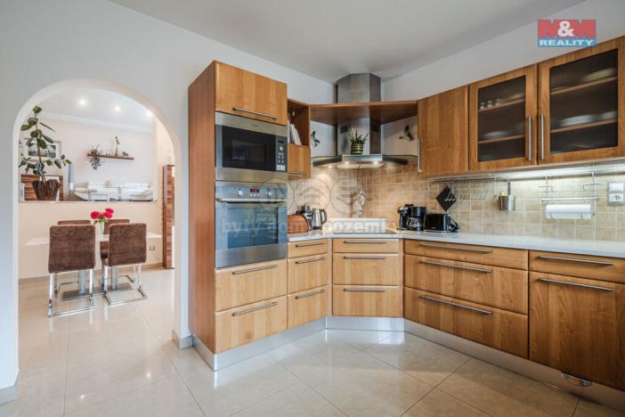 Prodej rodinného domu, Týnec nad Labem - Vinařice, 300 m2