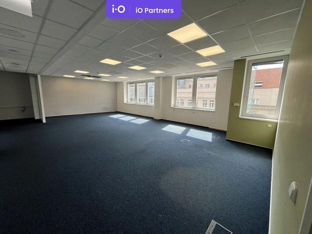 Pronájem kanceláře, Praha - Smíchov, Plzeňská, 360 m2