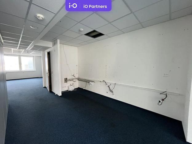 Pronájem kanceláře, Praha - Smíchov, Plzeňská, 360 m2