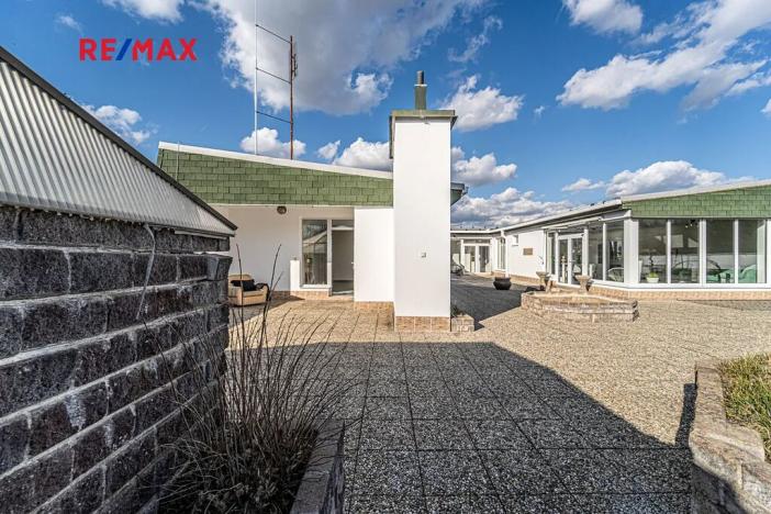 Prodej bytu 6+kk a větší, Střelice, Ant. Smutného, 235 m2