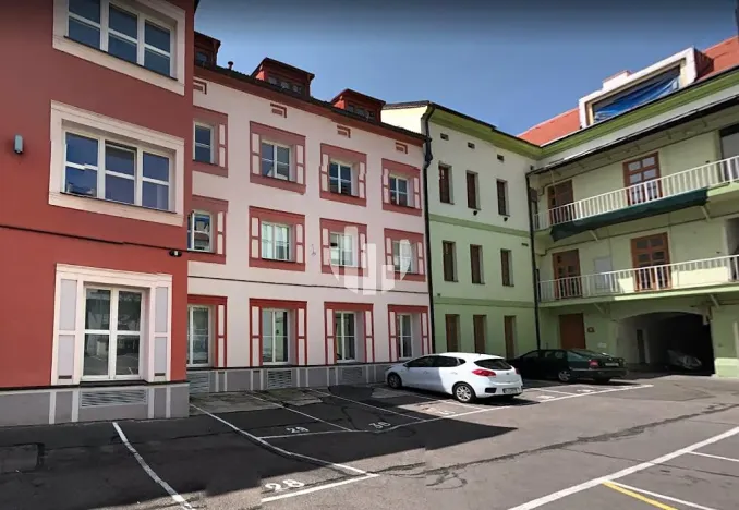 Pronájem kanceláře, Praha - Smíchov, Zubatého, 120 m2