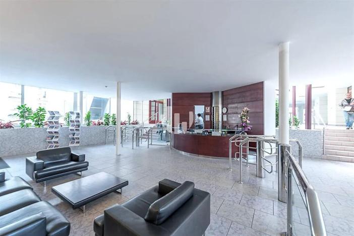 Pronájem kanceláře, Praha - Karlín, Sokolovská, 321 m2