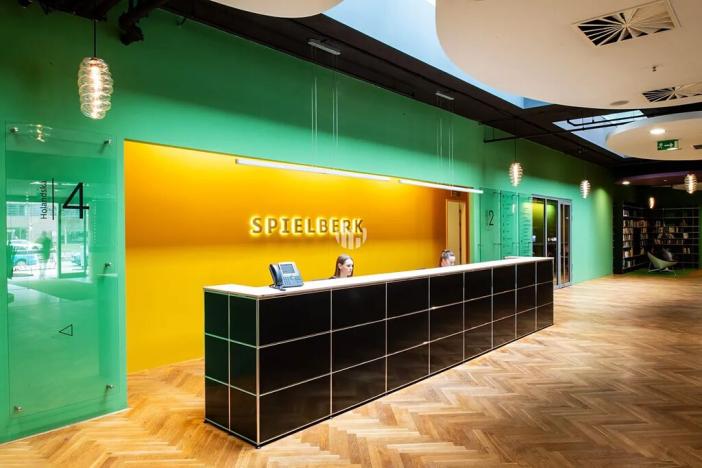 Pronájem kanceláře, Brno, Holandská, 466 m2