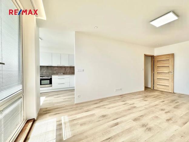 Pronájem bytu 3+kk, Praha - Kobylisy, Střekovská, 67 m2