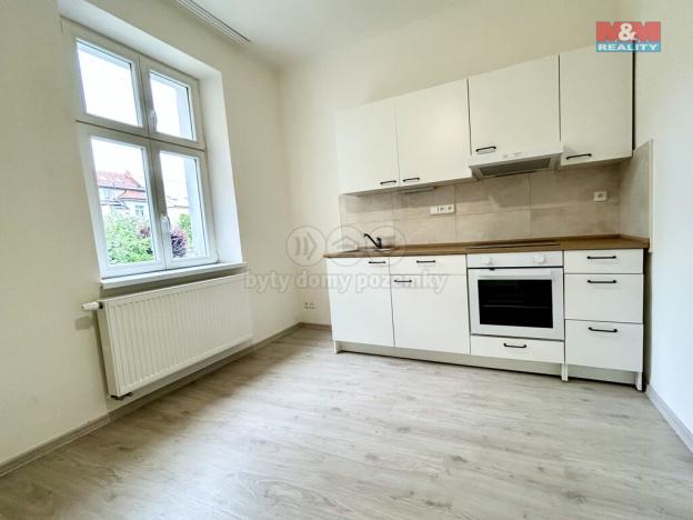 Pronájem bytu 1+1, Poděbrady, Hakenova, 38 m2