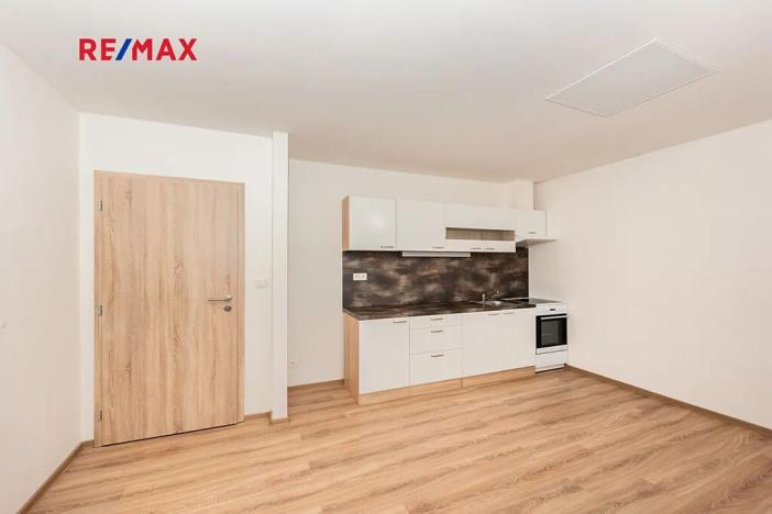 Pronájem bytu 2+kk, Plzeň, Skvrňanská, 35 m2