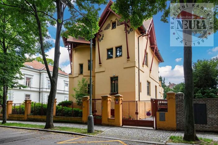 Pronájem bytu 3+1, Praha - Bubeneč, Slavíčkova, 90 m2