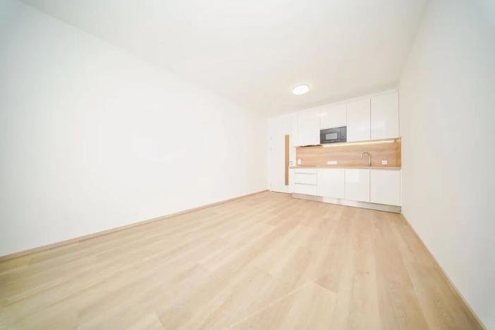 Pronájem bytu 1+kk, Praha - Horní Měcholupy, Milánská, 37 m2
