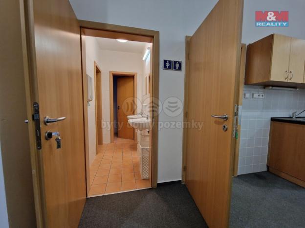 Pronájem kanceláře, Cheb, Májová, 19 m2