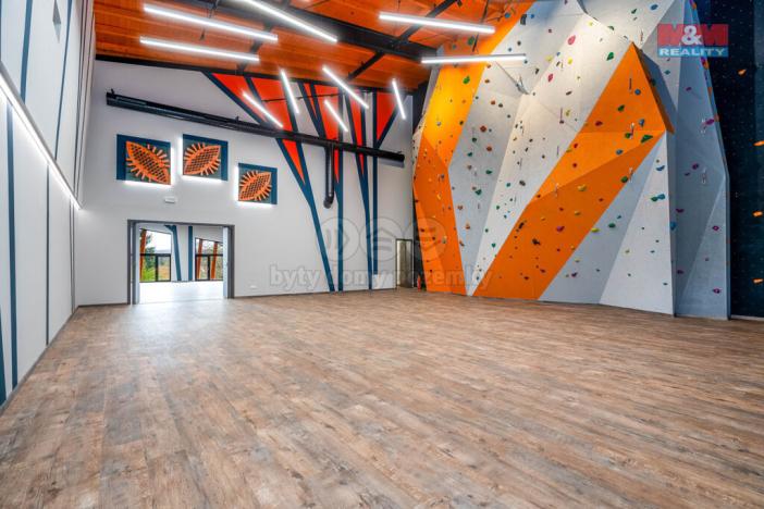 Pronájem obchodního prostoru, Okrouhlo, 1076 m2