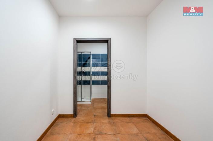 Pronájem obchodního prostoru, Okrouhlo, 1076 m2