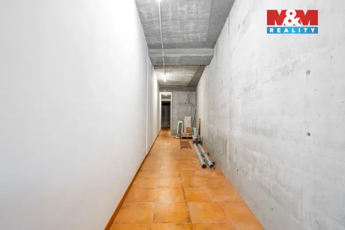 Pronájem obchodního prostoru, Okrouhlo, 1076 m2