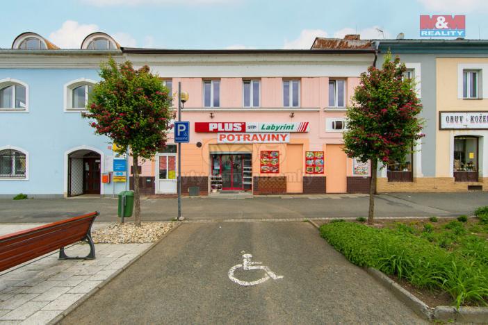 Pronájem obchodního prostoru, Přeštice, Masarykovo nám., 183 m2