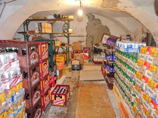 Prodej komerční nemovitosti, Střemy, 410 m2