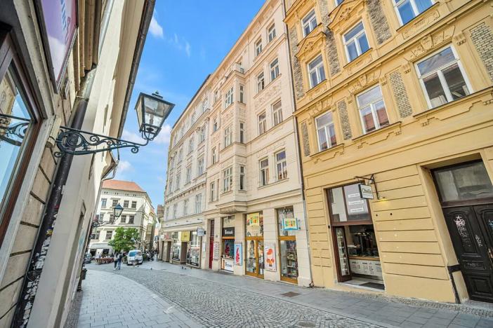Pronájem pokoje, Brno, Starobrněnská, 99 m2