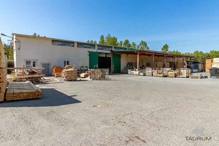 Prodej výrobních prostor, Vojkovice, 12027 m2