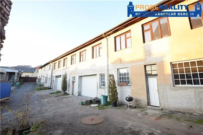 Pronájem výrobních prostor, Zdice, Husova, 100 m2