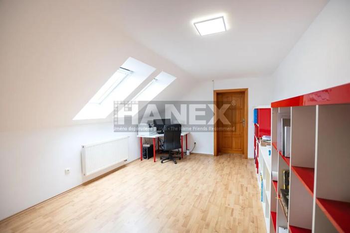 Prodej vícegeneračního domu, Praha - Horní Počernice, Na nové silnici, 394 m2