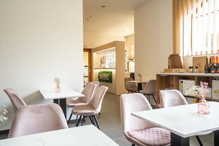 Prodej obchodního prostoru, Lednice, 21. dubna, 55 m2