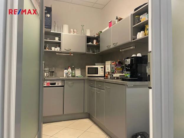 Pronájem kanceláře, Kladno, Osvoboz. pol. vězňů, 183 m2