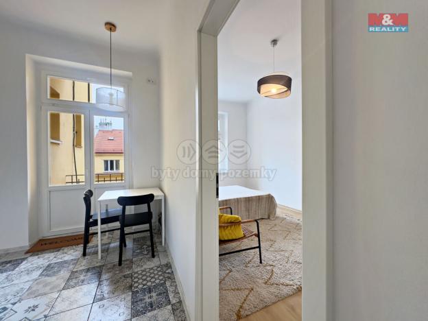 Pronájem bytu 2+kk, Praha - Karlín, Sokolovská, 42 m2