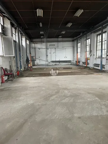 Pronájem skladu, Plzeň, Libušínská, 2000 m2