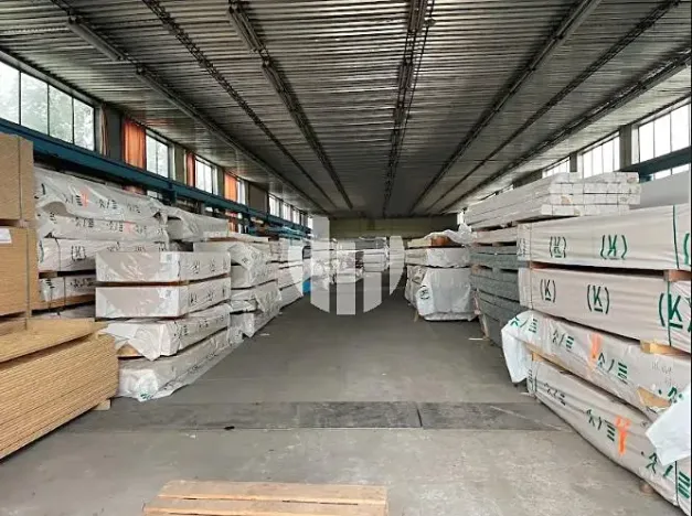 Pronájem skladu, Plzeň, Libušínská, 2000 m2