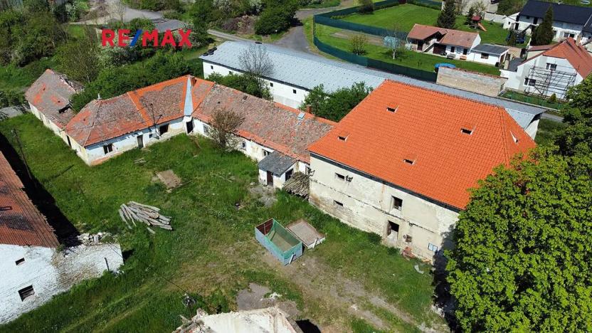 Prodej zemědělské usedlosti, Počedělice, 2500 m2