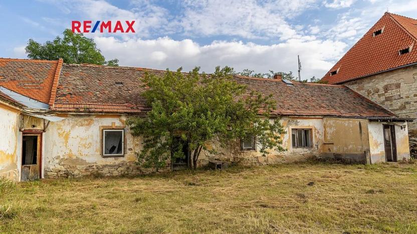 Prodej zemědělské usedlosti, Počedělice, 2500 m2