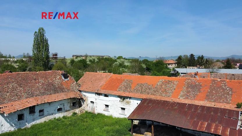 Prodej zemědělského objektu, Počedělice, 2500 m2