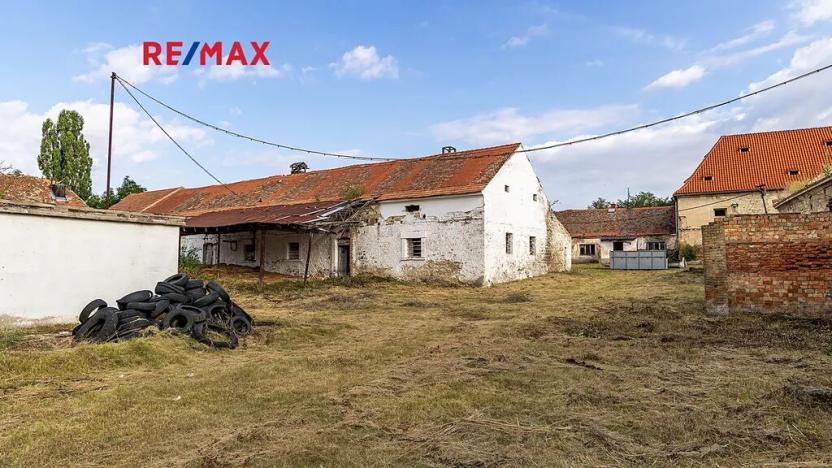 Prodej zemědělského objektu, Počedělice, 2500 m2