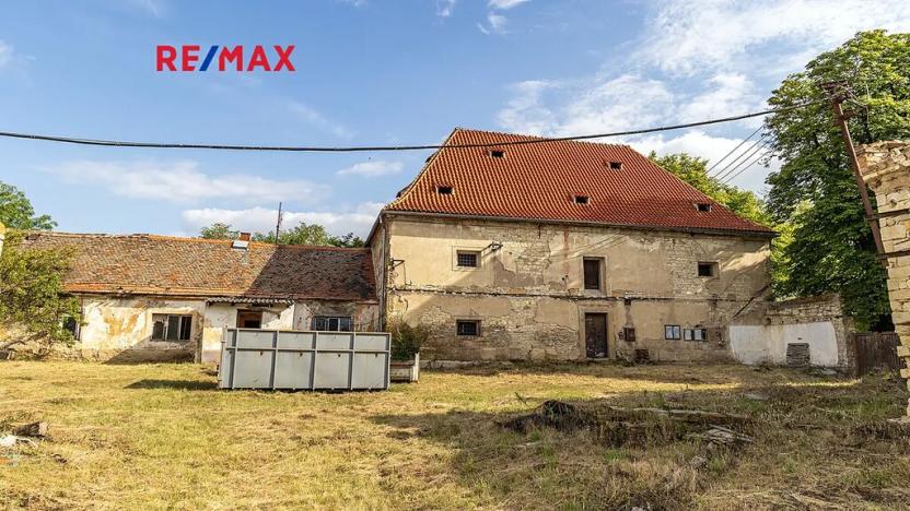 Prodej zemědělského objektu, Počedělice, 2500 m2