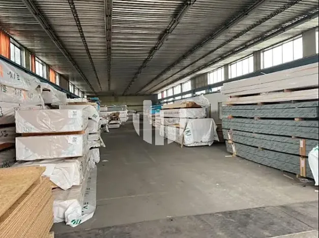 Pronájem skladu, Plzeň, Libušínská, 7000 m2