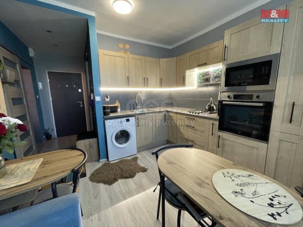 Pronájem bytu 2+kk, Karviná - Hranice, Bratr. Veverkových, 39 m2
