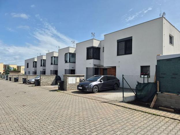 Pronájem rodinného domu, Jenštejn, Zlatnická, 90 m2